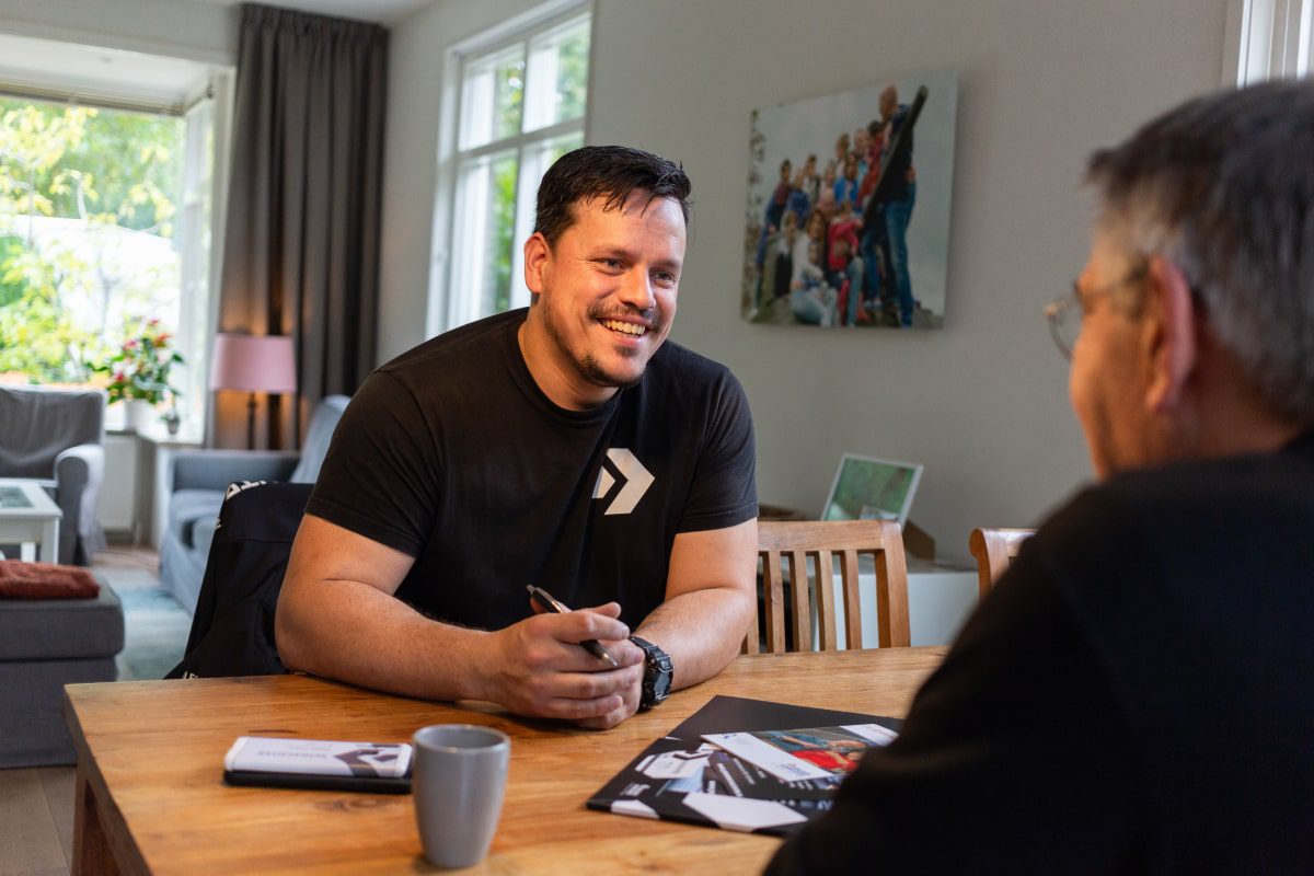 Verhuislift helpt met een verhuizing naar de tweede etage